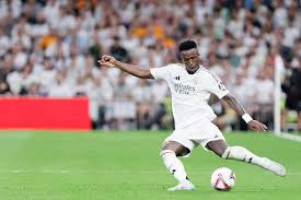 [冰雪]国家冰壶男队收获小组赛两连胜.